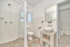Bilik mandi di Potties House In Arniston +36 gambar