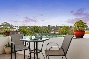 Afbeelding uit fotogalerij van Dee Why Sky High - A Radiant Coastal Couples' Refuge in Deewhy