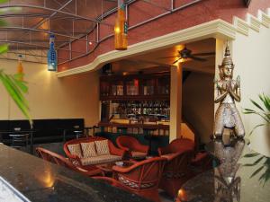Khu vực lounge/bar tại Pattaya Garden Apartments Boutique Hotel