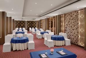 Restaurace v ubytování Deventure Sarovar Portico Patel Nagar