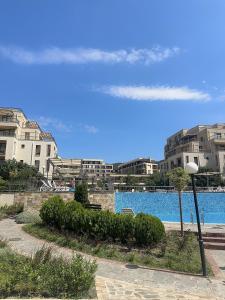 Πισίνα στο ή κοντά στο Sveti vlas apartament Sorrento Sole Mare V&D Luxury Style Apartment Свети-влас апартамент студио