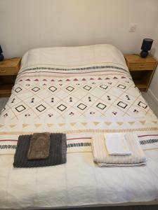 Gallery image of Les Rochettes, joli appartement, tout neuf, calme et paisible in Saint-Gervais-dʼAuvergne +14 photos