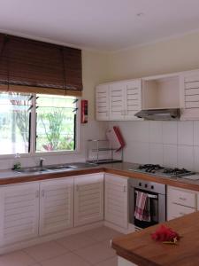 Köök või kööginurk majutusasutuses Residence Praslinoise