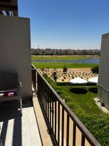 Balkón nebo terasa v ubytování Marassi Pent house Golf View