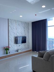 TV a/nebo společenská místnost v ubytování 2BR Panoramic Cityview at Formosa Residence by Skyline