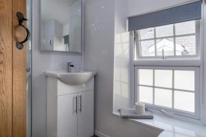 Et badeværelse på Seagrass Cottage - Aberdovey + 26 billeder