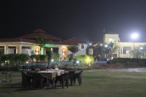 Orchha Club and Resort - OCR餐厅或其他用餐的地方