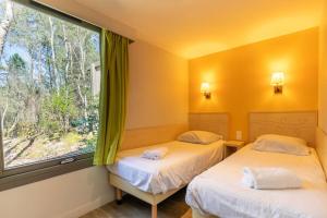 Ένα ή περισσότερα κρεβάτια σε δωμάτιο στο Cottage 8P-Les hauts de bruyères-717