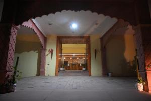 Orchha Club and Resort - OCR的门面或入口