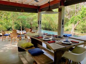 Posezení v ubytování The River House Dambulla by The Serendipity Collection
