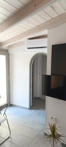Gallery image of Lais Apartment in the old square of Liapades in Liapades +13 photos