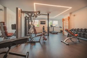 Fitness centrum a/nebo fitness zařízení v ubytování Cristallo Sport & Wellness Hotel