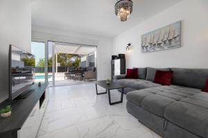 Χώρος καθιστικού στο Villa Dolores by EL-PI TOURS