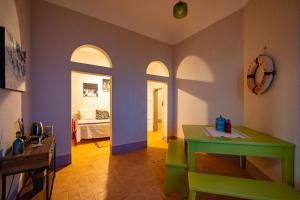 Posezení v ubytování Faro Capel Rosso + 37 fotografií