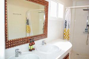 Fotografie z fotogalerie ubytování Villa avec piscine à 1 minutes de la mer v destinaci Sali Nianiaral