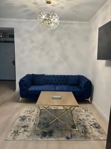 Χώρος καθιστικού στο Studio White Titanic Luxury Mamaia