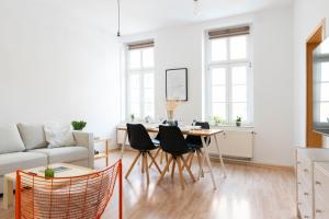 Et opholdsområde på Große 3 Zimmer Wohnung mit Netflix in zentraler Lage + 14 billeder