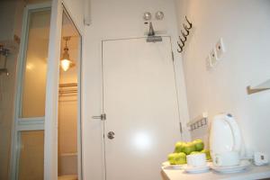 Uma casa de banho em Apple lnn Causeway Bay