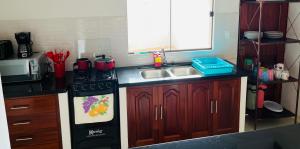 Rileys Home tesisinde mutfak veya mini mutfak