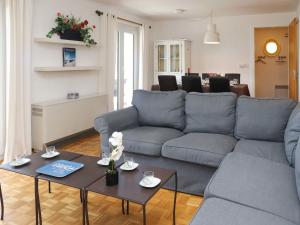 Posezení v ubytování Chalet Chalet La Délège by Interhome