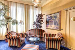 A seating area at Hotel Auriga