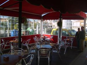 Reštaurácia alebo iné gastronomické zariadenie v ubytovaní Hostal Calderón de la Barca