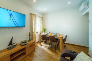 Μια τηλεόραση ή/και κέντρο ψυχαγωγίας στο Casa Estrela do Mar