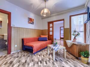 Część wypoczynkowa w obiekcie Holiday Home Jakov by Interhome