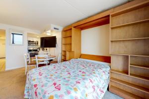 Kuchyň nebo kuchyňský kout v ubytování Golden Sands 709