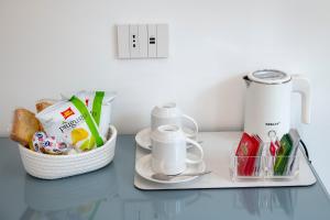 Příslušenství pro přípravu čaje a kávy v ubytování B&B GargiuloFamily
