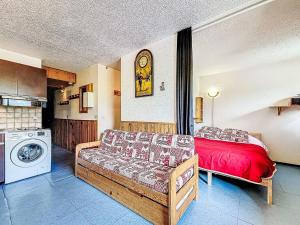 Postel nebo postele na pokoji v ubytování Apartment Vanoise B 752 by Interhome