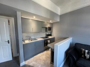 The Globe Apartments的厨房或小厨房