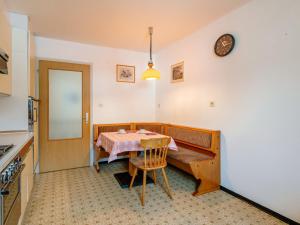 Kuchyň nebo kuchyňský kout v ubytování Apartment Olympia by Interhome