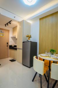 Dapur atau dapur kecil di Rendez-vous 2BR Condo Unit at SMDC Cheer