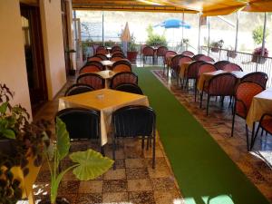 Motel Stara Vrba餐厅或其他用餐的地方