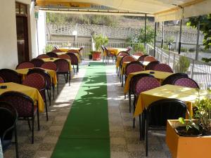 Motel Stara Vrba的休息区