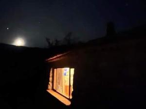 Imagen de la galería de Le Cabanon de Gourdon bergerie rénové en pierre vue mer, en Gourdon