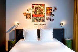 Postel nebo postele na pokoji v ubytování ibis Styles Paris Villejuif