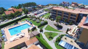 an aerial view of a resort with a swimming pool at Hotel Spa Galatea in Sanxenxo