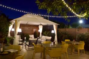 Patio nebo venkovní prostory v ubytování KRINO' hotel cafè