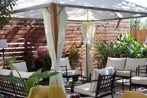 Posezení v ubytování KRINO' hotel cafè