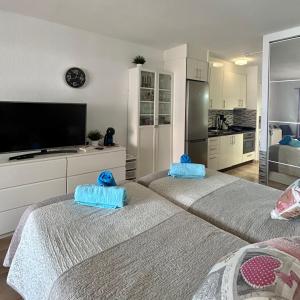 Zdjęcie z galerii obiektu Beautiful Sea View Apt In Castle Harbour C002 w mieście Los Cristianos