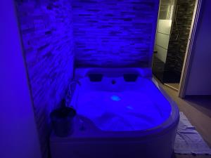 Koupelna v ubytování B&B La Perla & Suites