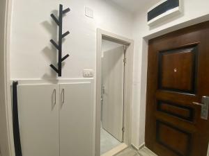 Photo de la galerie de l'établissement Ana one bedroom apartment, 1min from Old Town, Budva, à Budva