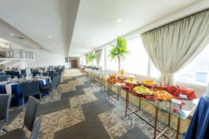 Comida no hotel ou em algum lugar perto