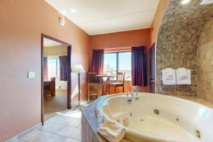 a large bathroom with a large tub in a room at Chula Vista Condo 2444/2446 Full property in Wisconsin Dells +22 photos