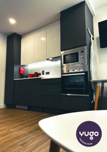 Cucina o angolo cottura di Yugo Explore - Ardcairn House