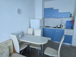 Dapur atau dapur kecil di POMORIE direkt am Meer
