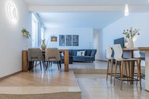 Ruang duduk di Juliet's Dream Suite - City Center