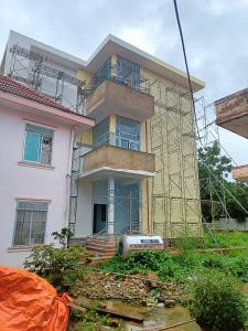 Το κτήριο όπου στεγάζεται  το οργανωμένο κάμπινγκ